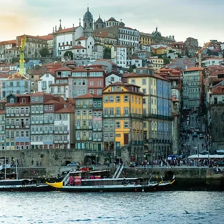 Charming 1-bedroom In Appartement Oporto