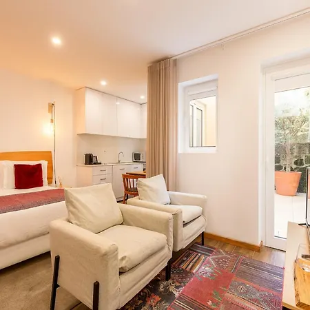 Charming 1-bedroom In Appartement *