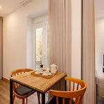 Charming 1-bedroom In Porto