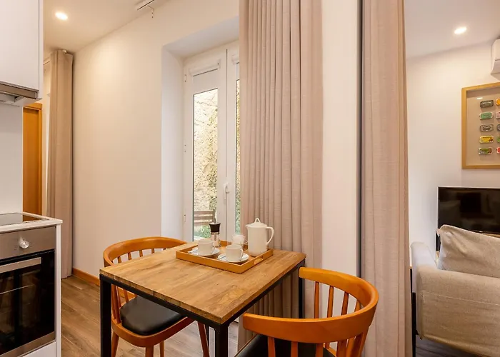 Charming 1-bedroom In Porto